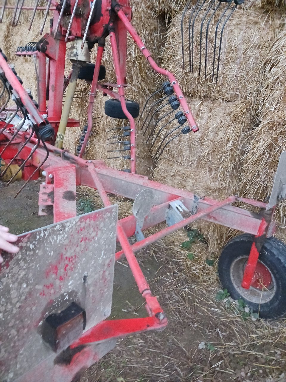 Schwader van het type Kuhn Ga 7501, Gebrauchtmaschine in SAINT HILAIRE EN MORVAN (Foto 9)