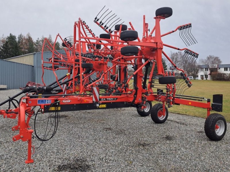 Schwader del tipo Kuhn GA 7501, Neumaschine In Burkau
