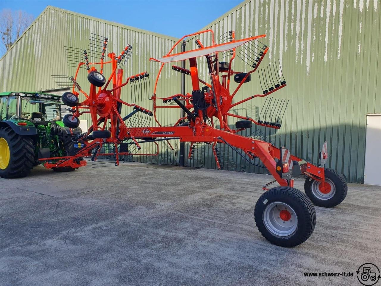 Schwader des Typs Kuhn GA 7530, Neumaschine in Aspach (Bild 1)