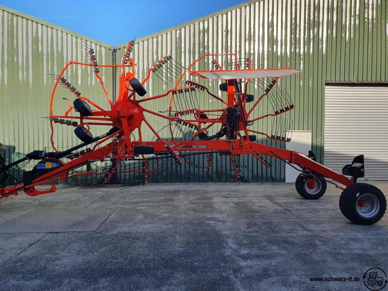 Schwader des Typs Kuhn GA 7530, Neumaschine in Aspach (Bild 2)