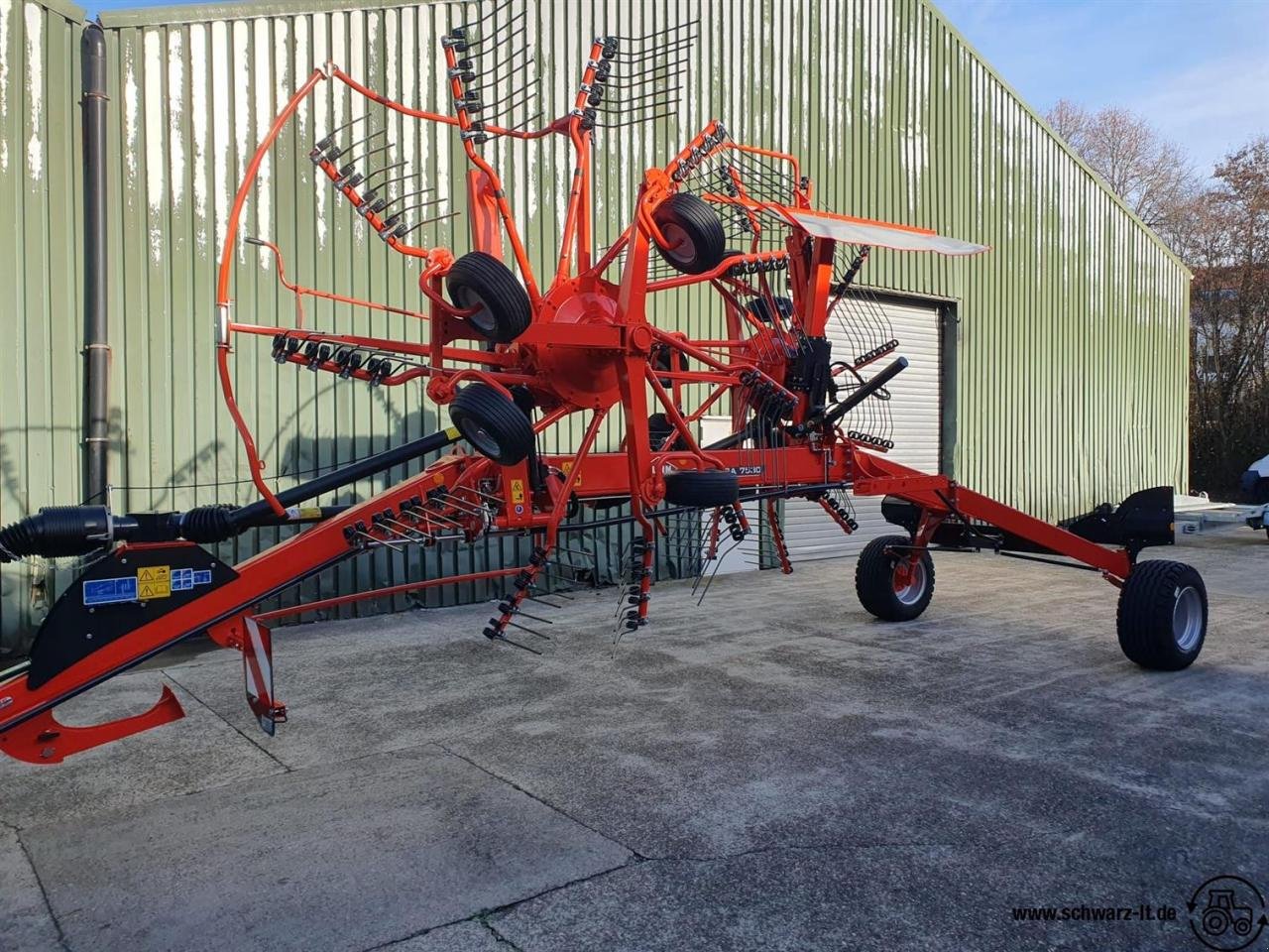 Schwader des Typs Kuhn GA 7530, Neumaschine in Aspach (Bild 3)