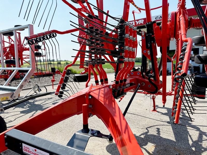 Schwader of the type Kuhn GA 7631 2-Kreisel-Mittelschwader, Neumaschine in St. Marienkirchen (Picture 7)