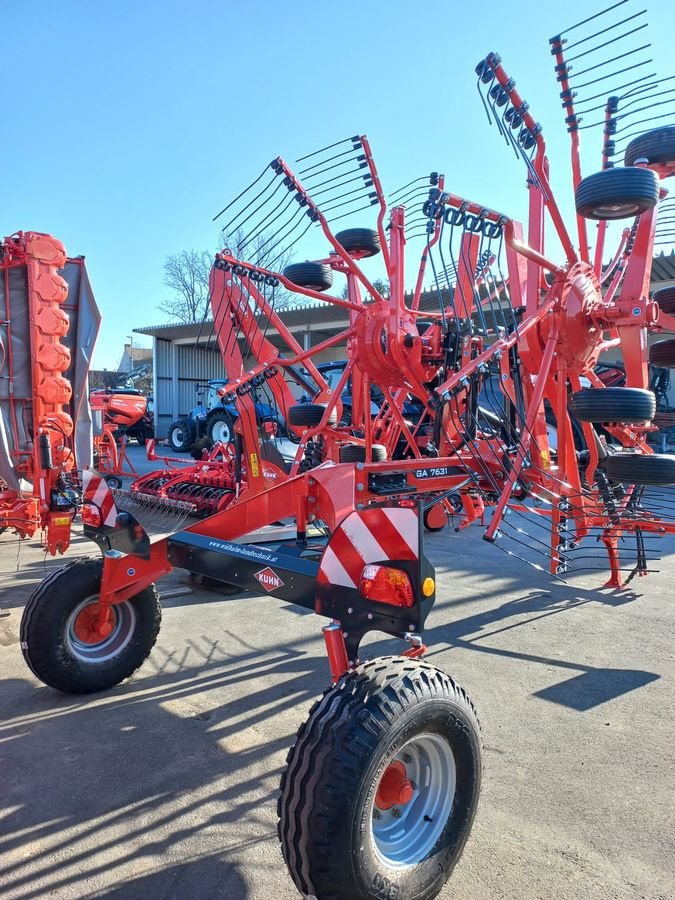 Schwader des Typs Kuhn GA 7631, Neumaschine in Göpfritz (Bild 3)