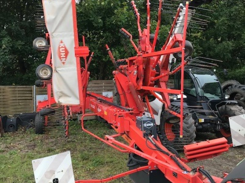 Schwader des Typs Kuhn GA 8020, Gebrauchtmaschine in Diemelsee (Bild 1)