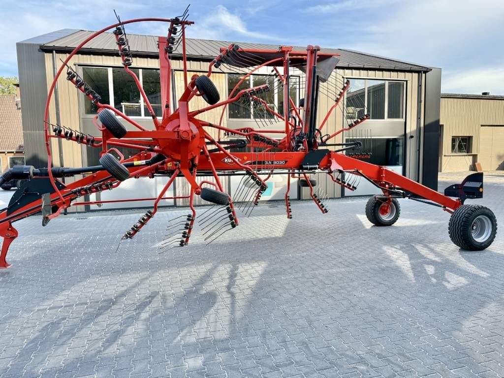 Schwader του τύπου Kuhn GA 8030 hark, Gebrauchtmaschine σε Luttenberg (Φωτογραφία 1)