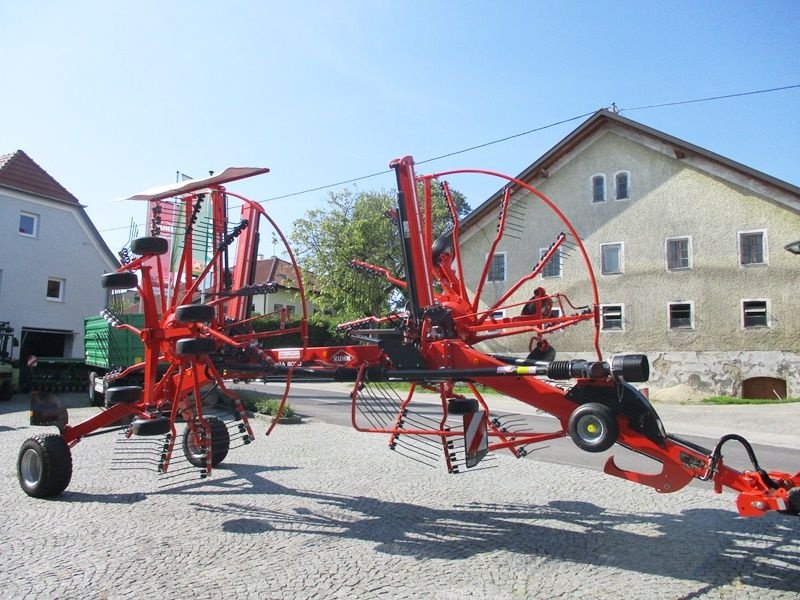 Schwader типа Kuhn GA 8030 Zweikreiselschwader, Neumaschine в St. Marienkirchen (Фотография 11)