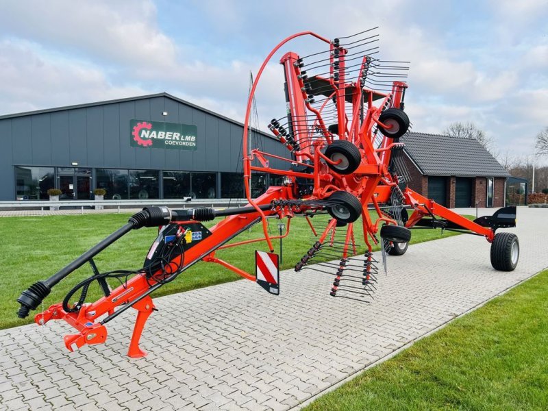 Schwader des Typs Kuhn GA 8030, Neumaschine in Coevorden (Bild 1)