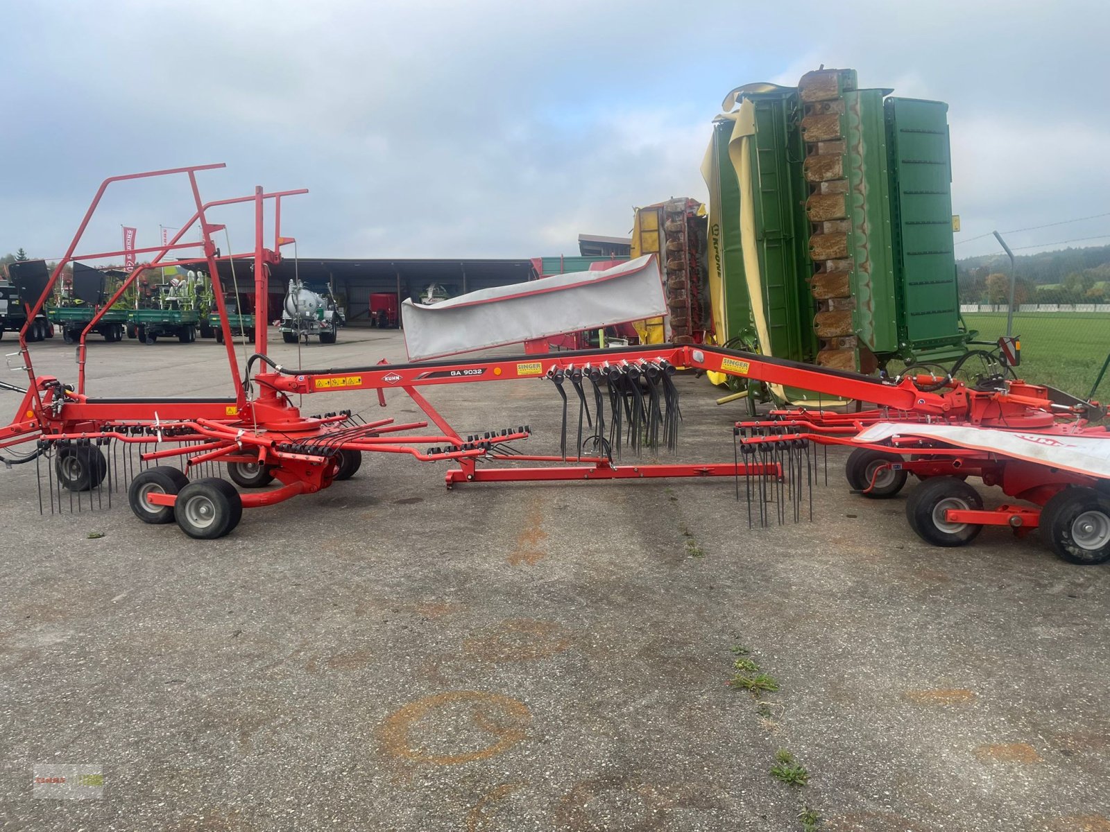 Schwader des Typs Kuhn GA 9032, Gebrauchtmaschine in Erkheim (Bild 5)