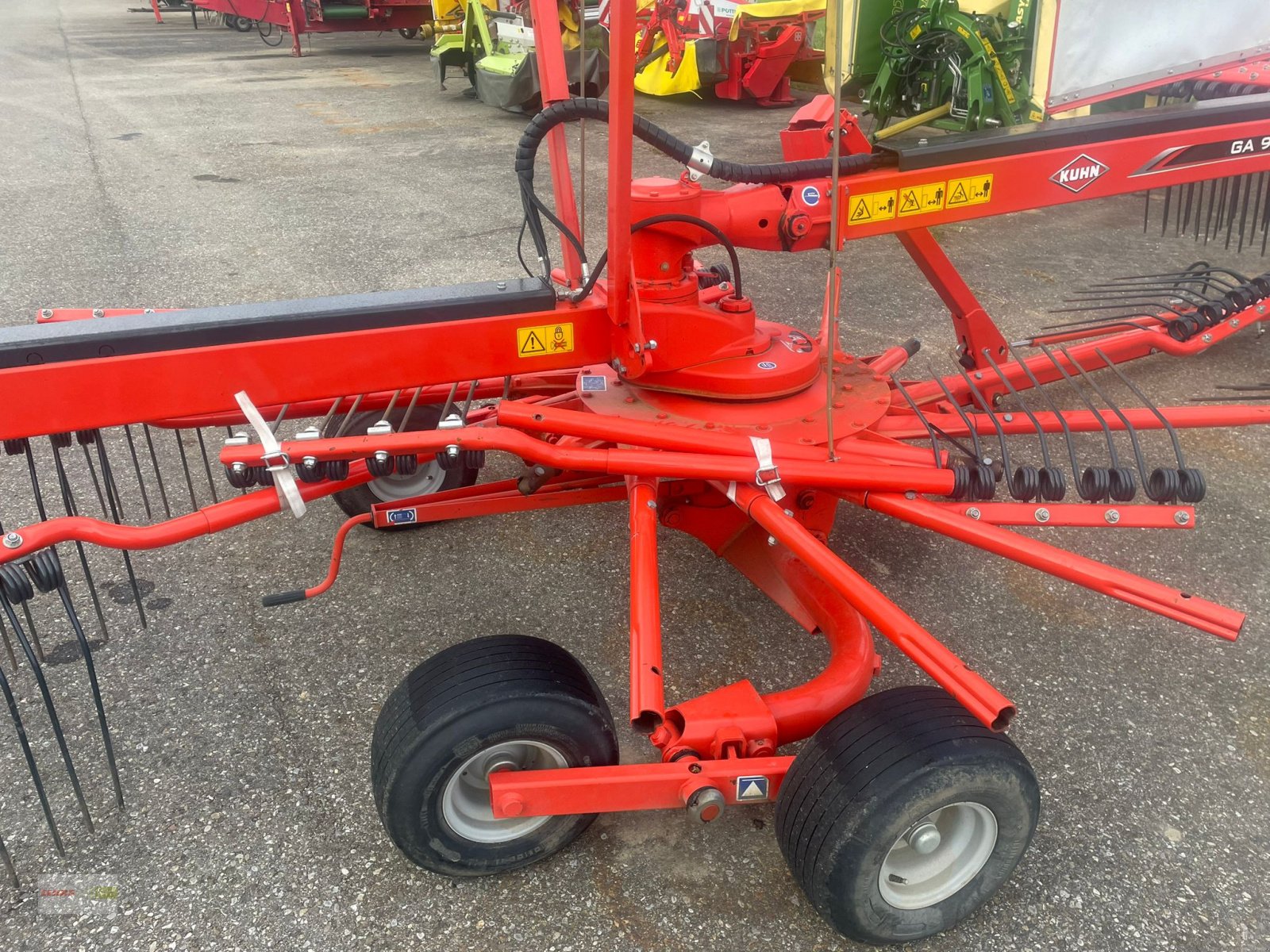 Schwader des Typs Kuhn GA 9032, Gebrauchtmaschine in Erkheim (Bild 8)