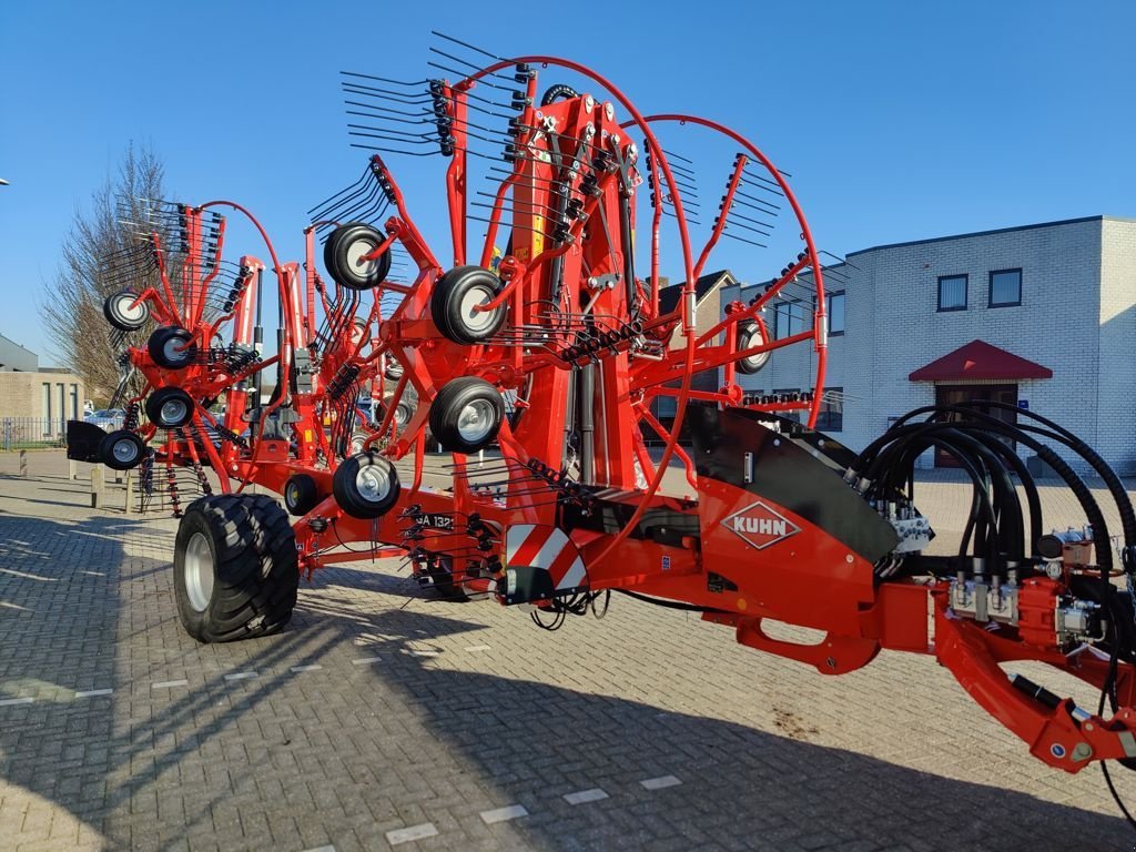 Schwader des Typs Kuhn GA13231 4-rotor-cirkelhark Nieuw, Neumaschine in BOEKEL (Bild 2)