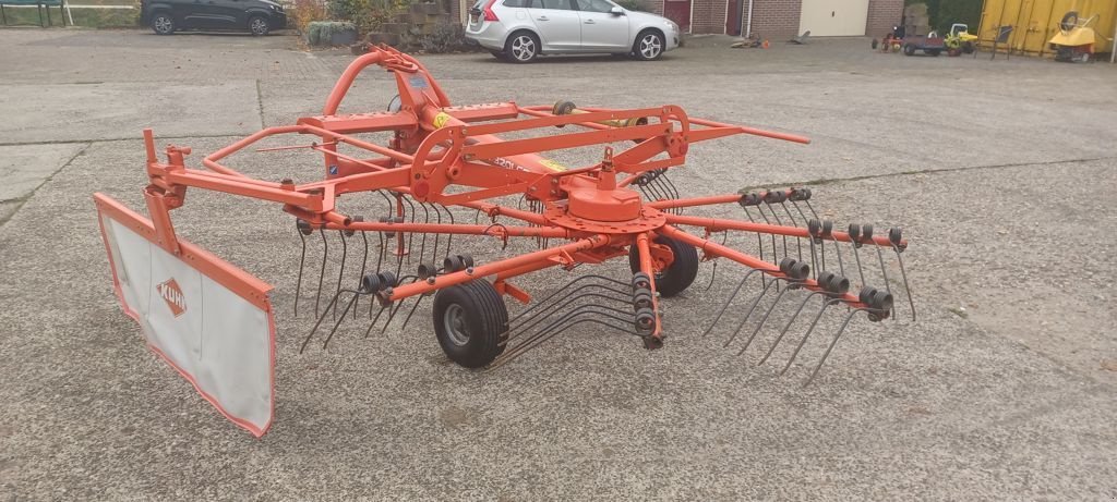 Schwader tipa Kuhn GA3201, Gebrauchtmaschine u Hasselt (Slika 2)