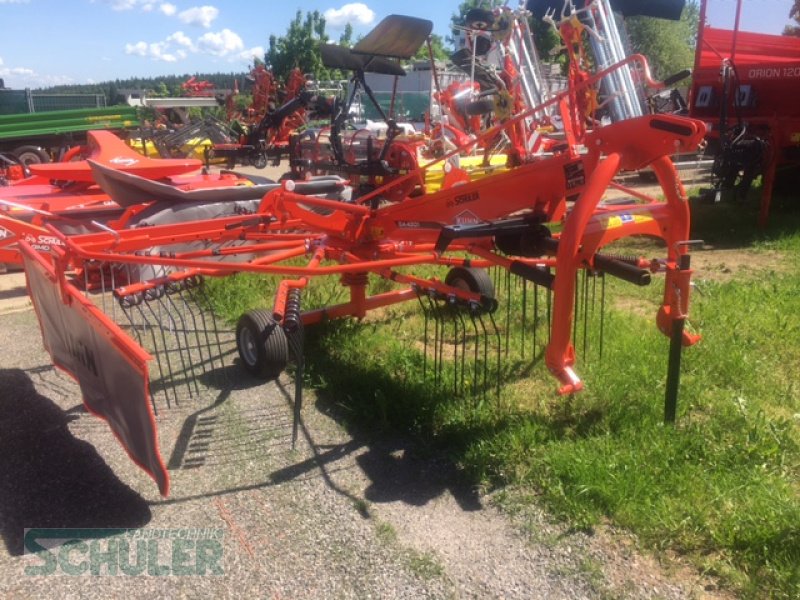 Schwader tipa Kuhn GA4201, Neumaschine u St. Märgen (Slika 1)