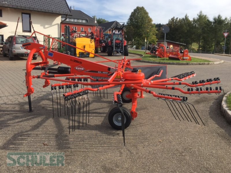 Schwader του τύπου Kuhn Ga4201, Neumaschine σε St. Märgen (Φωτογραφία 1)