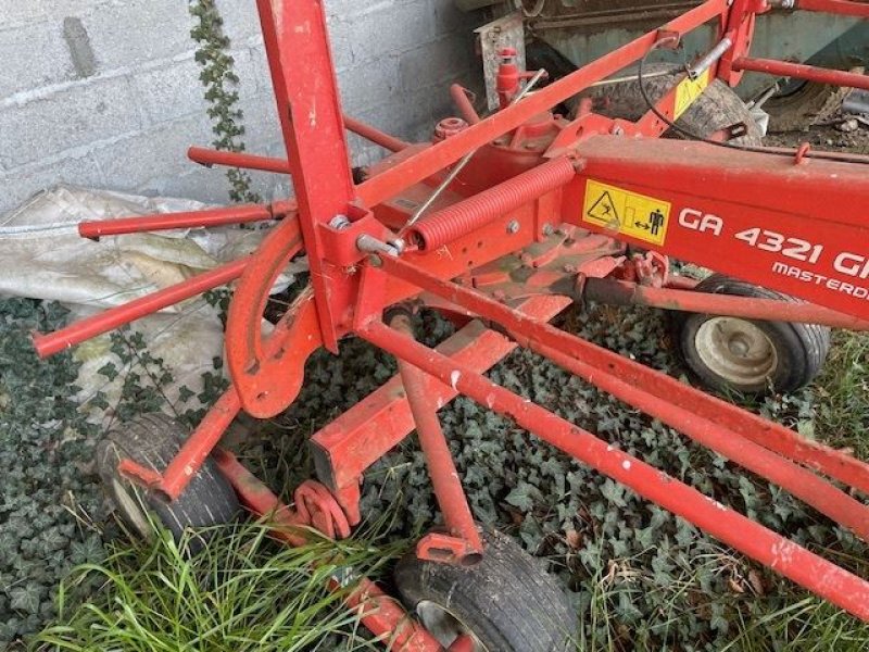 Schwader του τύπου Kuhn GA4321GM, Gebrauchtmaschine σε les hayons (Φωτογραφία 3)