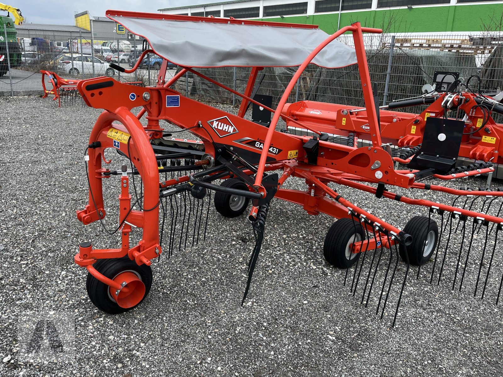 Schwader of the type Kuhn GA4431, Neumaschine in Eggenfelden (Picture 4)