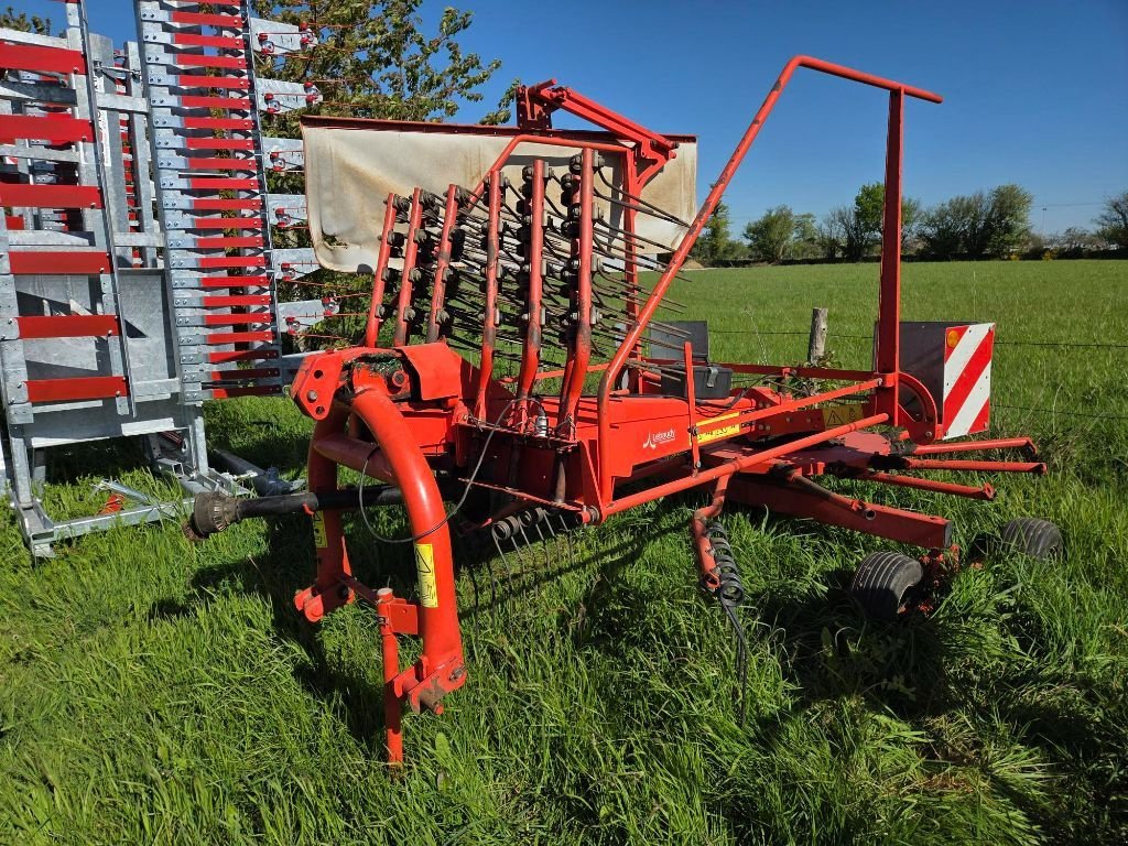 Schwader του τύπου Kuhn GA4521, Gebrauchtmaschine σε ATHIS (Φωτογραφία 2)