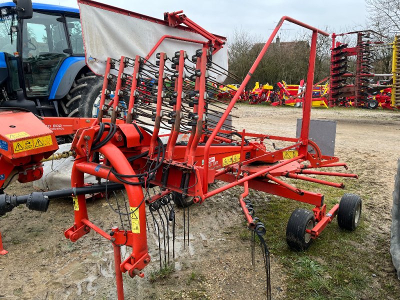 Kuhn GA4521GM, Gebrauchtmaschine, Baujahr: 2009 (Bild 1) Schwader des Typs Kuhn GA4521GM, Gebrauchtmaschine in VERT TOULON (Bild 1)