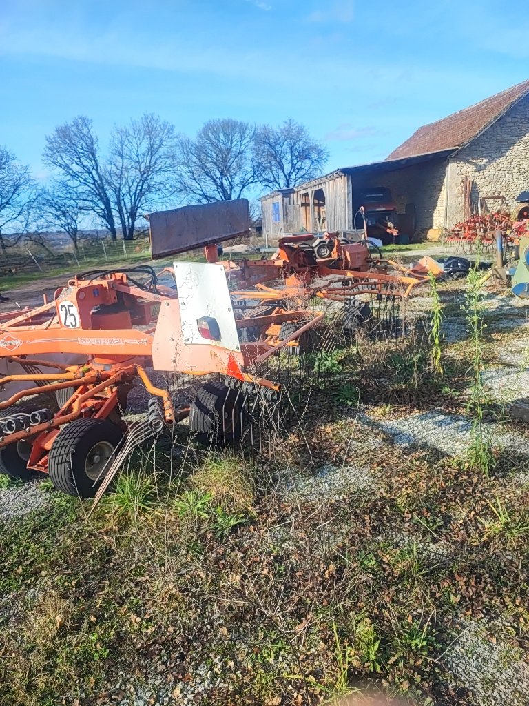 Schwader типа Kuhn Ga6002, Gebrauchtmaschine в LABASTIDE MURAT (Фотография 4)