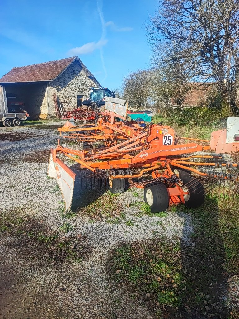 Schwader типа Kuhn Ga6002, Gebrauchtmaschine в LABASTIDE MURAT (Фотография 3)