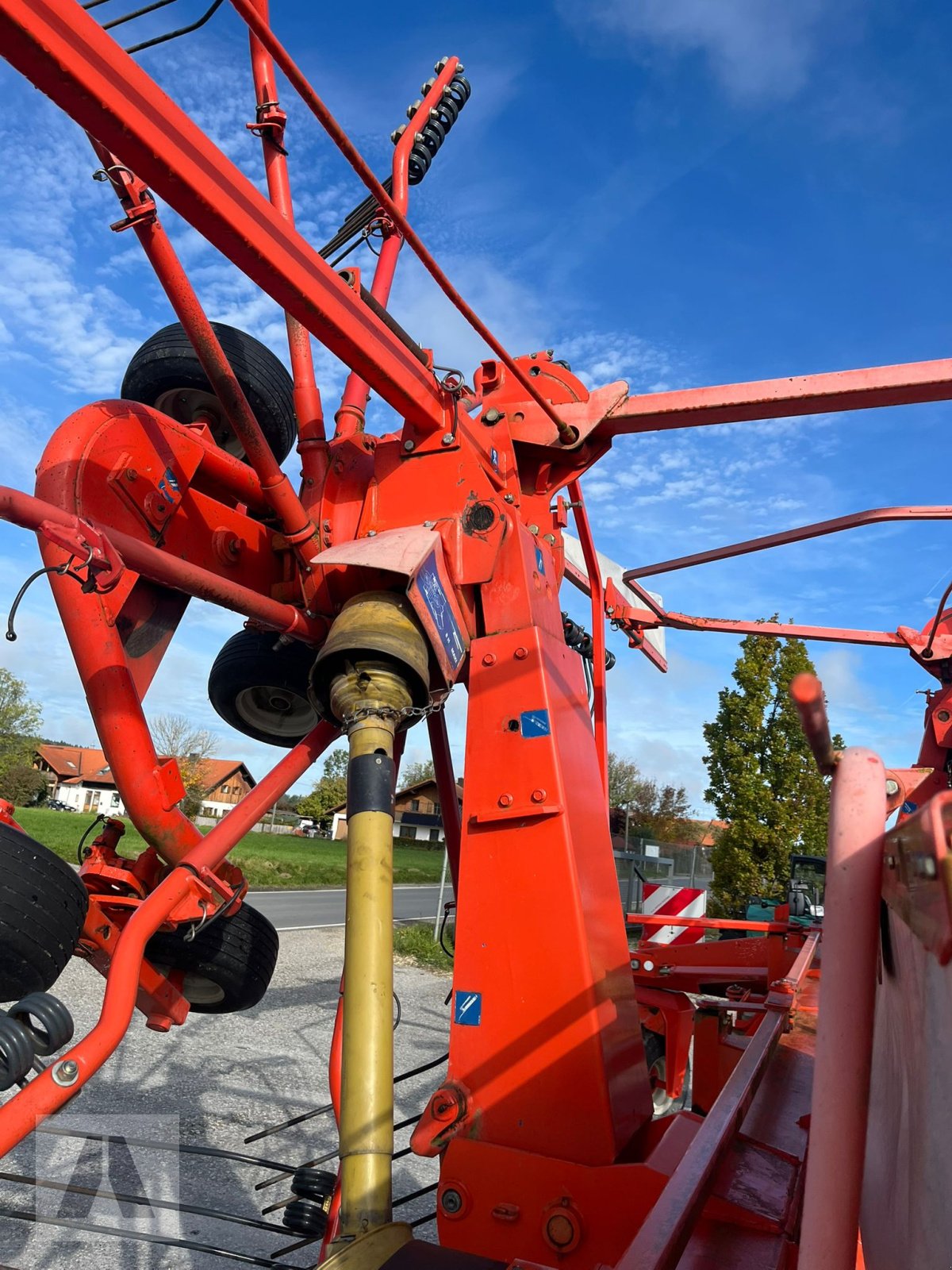 Schwader des Typs Kuhn GA7302DL, Gebrauchtmaschine in Antdorf (Bild 2)