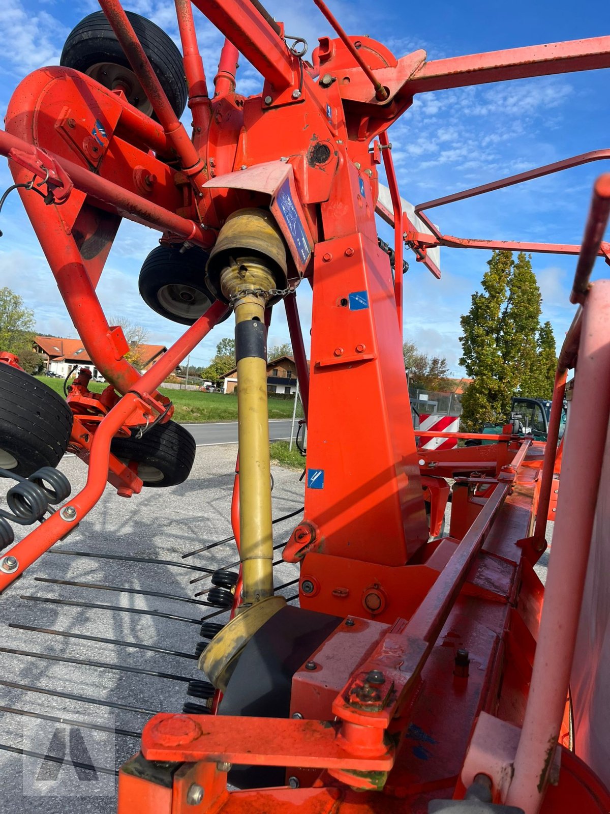 Schwader des Typs Kuhn GA7302DL, Gebrauchtmaschine in Antdorf (Bild 3)