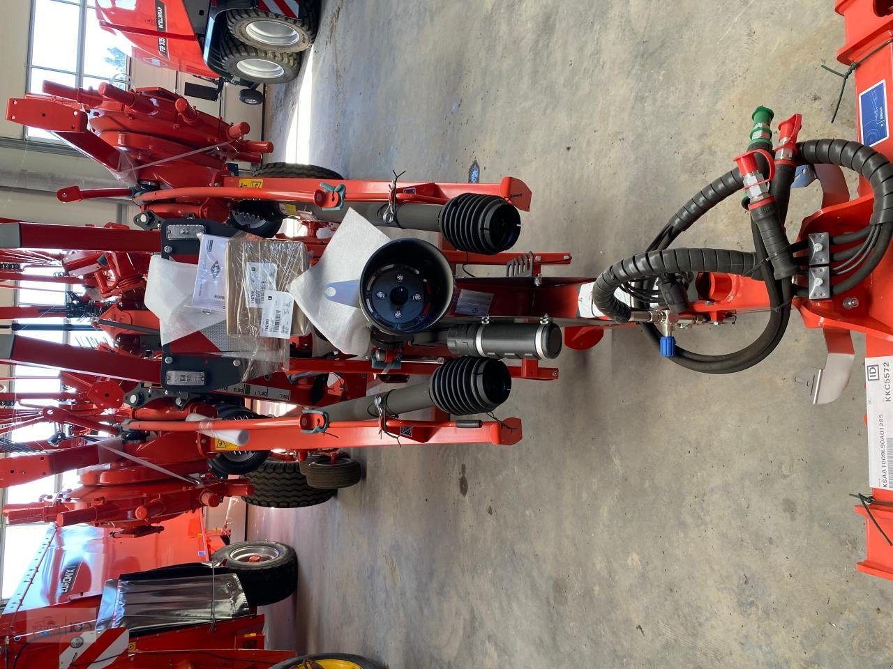 Schwader Türe ait Kuhn GA7631, Neumaschine içinde Eslohe–Bremke (resim 2)