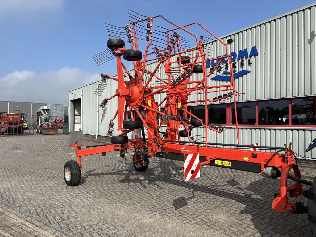 Schwader типа Kuhn GA8121 Cirkelhark, Gebrauchtmaschine в BOEKEL (Фотография 4)