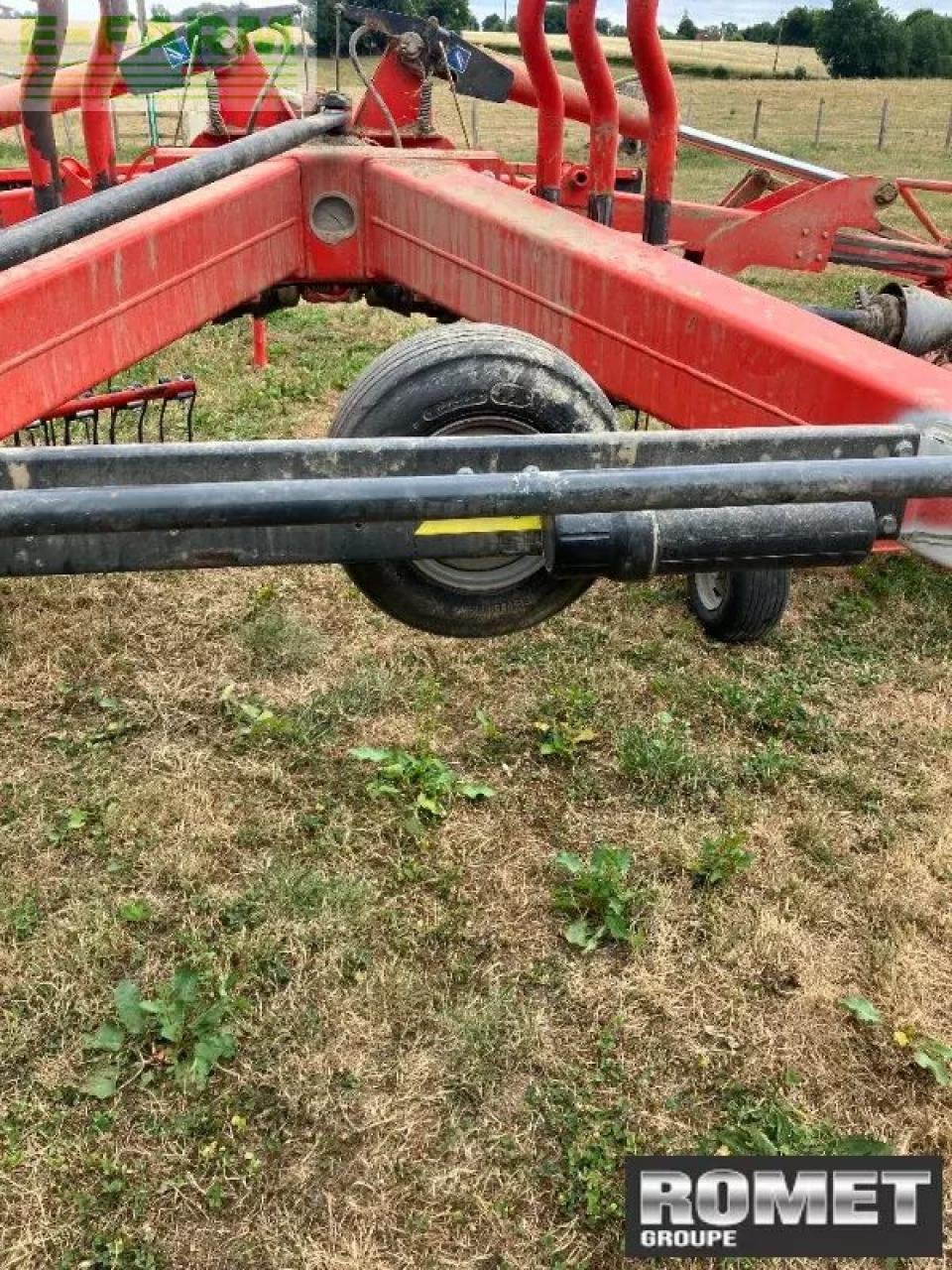 Schwader типа Kuhn ga8121, Gebrauchtmaschine в GENNES-SUR-GLAIZE (Фотография 3)