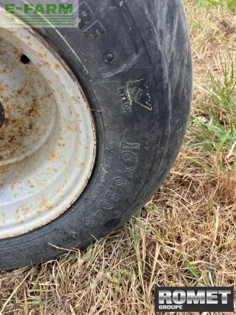 Schwader типа Kuhn ga8121, Gebrauchtmaschine в GENNES-SUR-GLAIZE (Фотография 8)