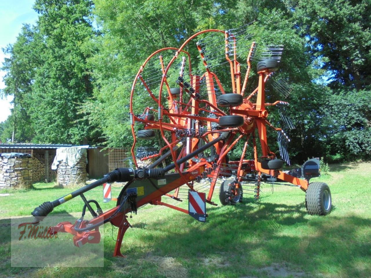 Schwader tipa Kuhn GA8131 MITTELSCHWADER, Neumaschine u Taaken (Slika 4)