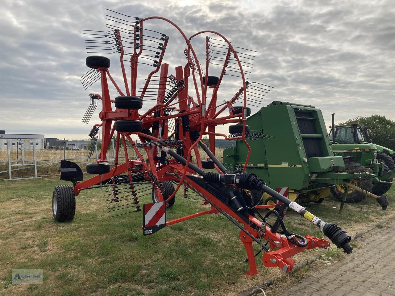 Schwader Türe ait Kuhn GA8131, Neumaschine içinde Wittlich (resim 2)