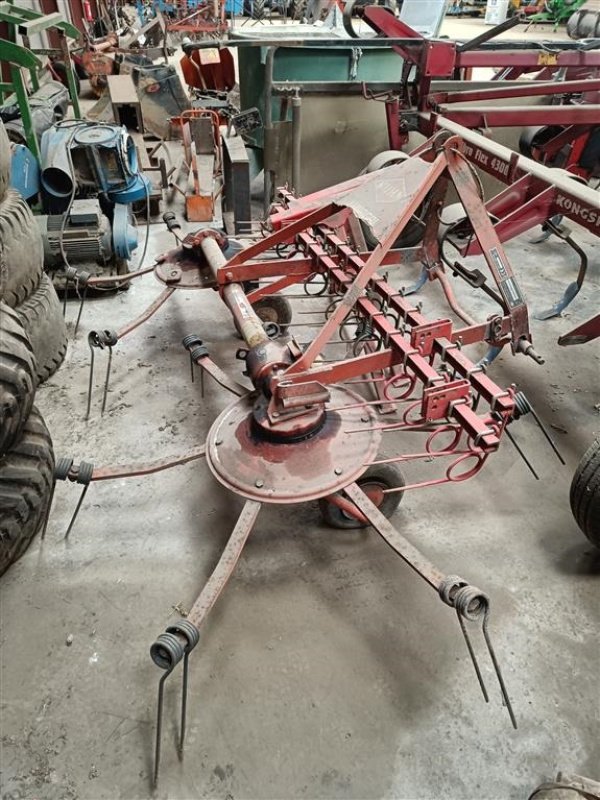 Schwader del tipo Kuhn GF 22 NP, 2 Rotors vender, Gebrauchtmaschine In Egtved (Immagine 1)