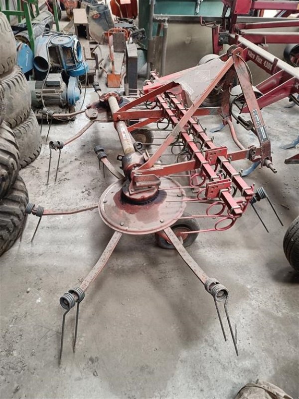 Schwader del tipo Kuhn GF 22 NP, 2 Rotors vender, Gebrauchtmaschine In Egtved (Immagine 2)