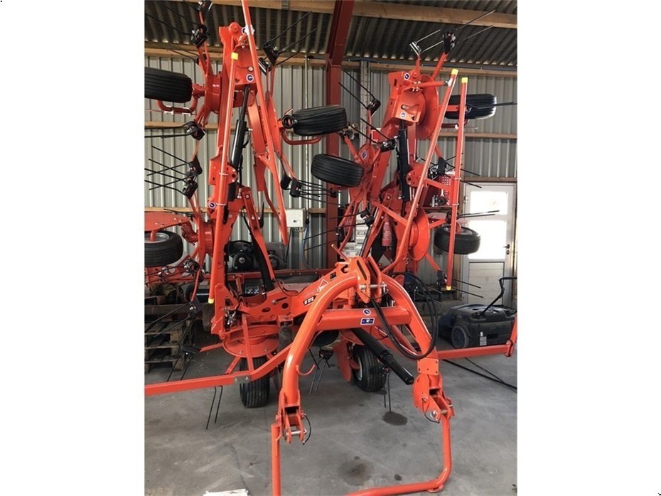 Schwader del tipo Kuhn GF8703 NY MODEL, Gebrauchtmaschine In Løgstør (Immagine 2)