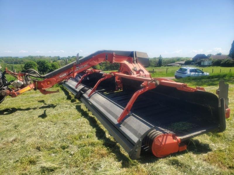 Schwader des Typs Kuhn MERGEMAXX1090, Gebrauchtmaschine in BRAY en Val (Bild 1)