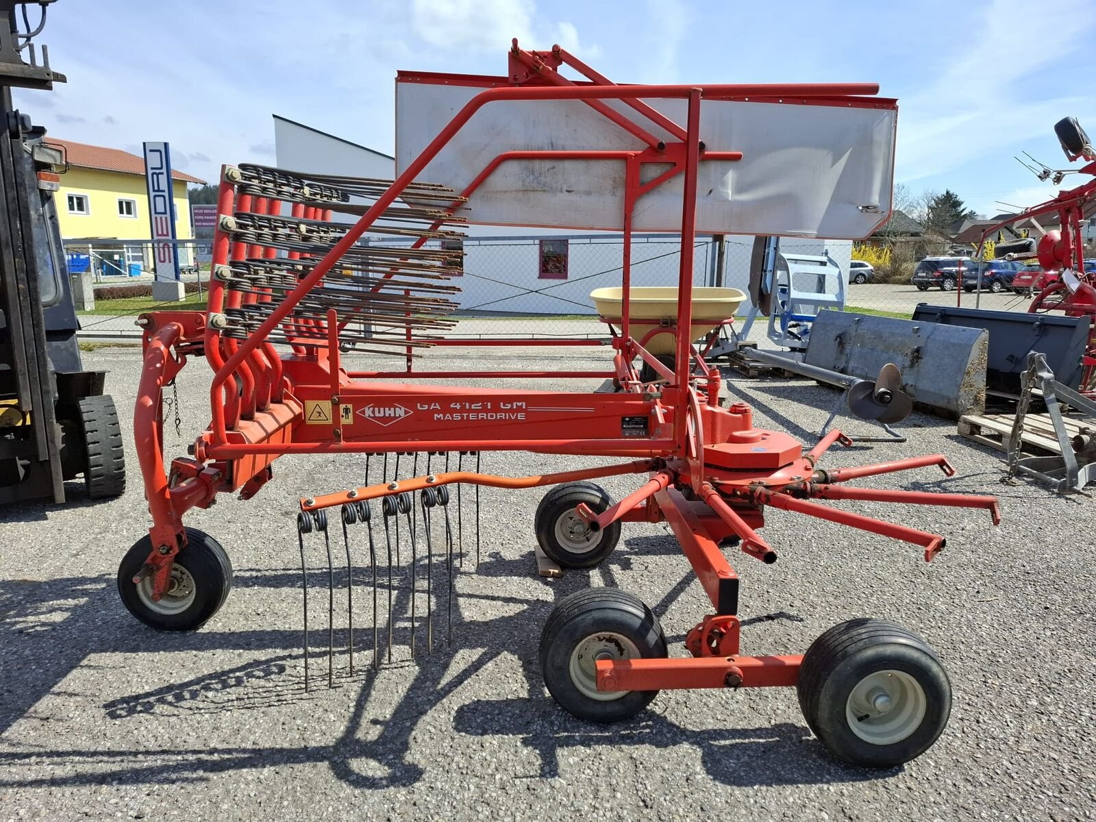 Schwader Türe ait Kuhn Schwader / Masterdrive, Gebrauchtmaschine içinde Gundertshausen (resim 9)