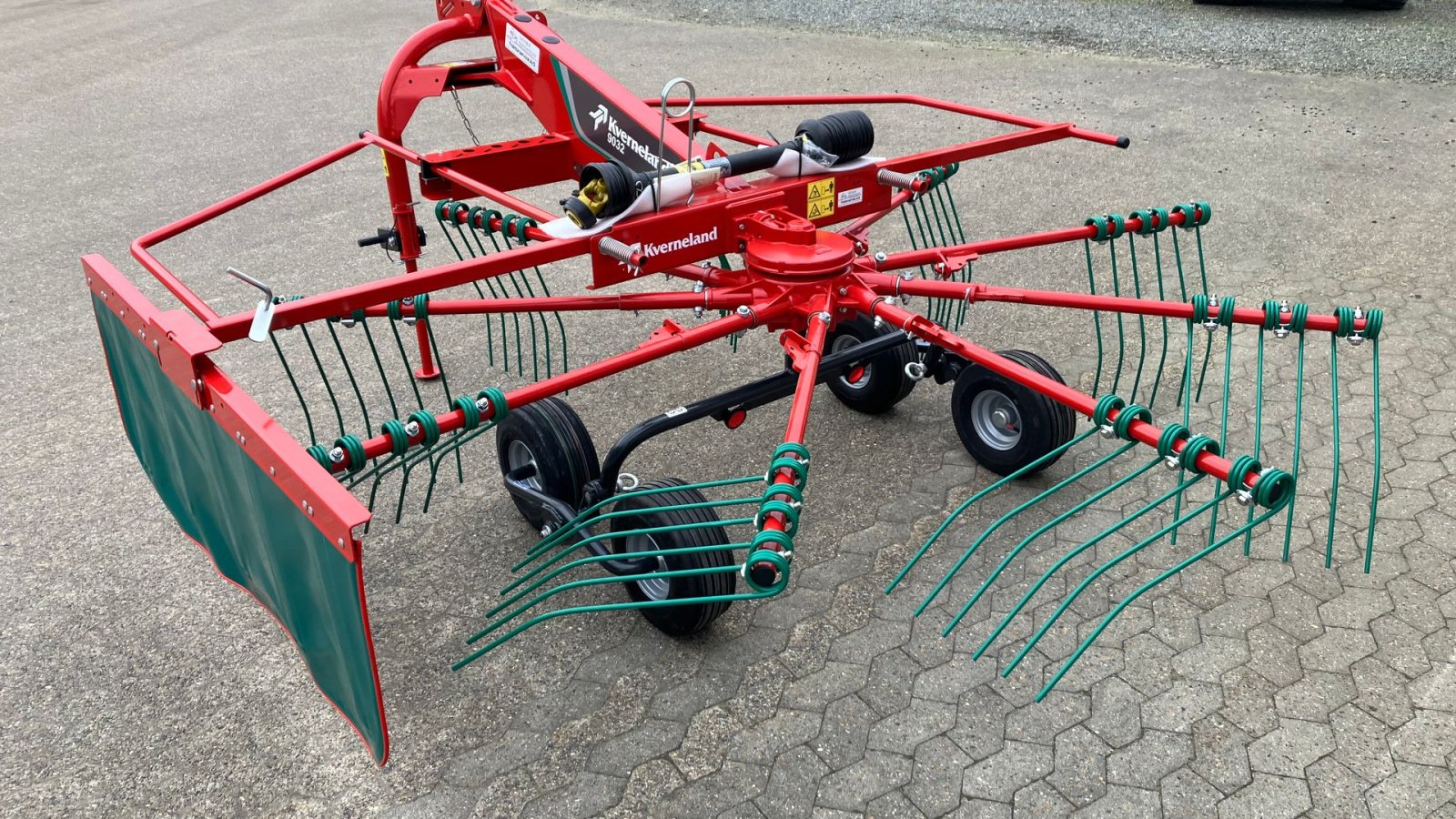 Schwader от тип Kverneland 9032 rotorrive, Gebrauchtmaschine в Spøttrup (Снимка 3)