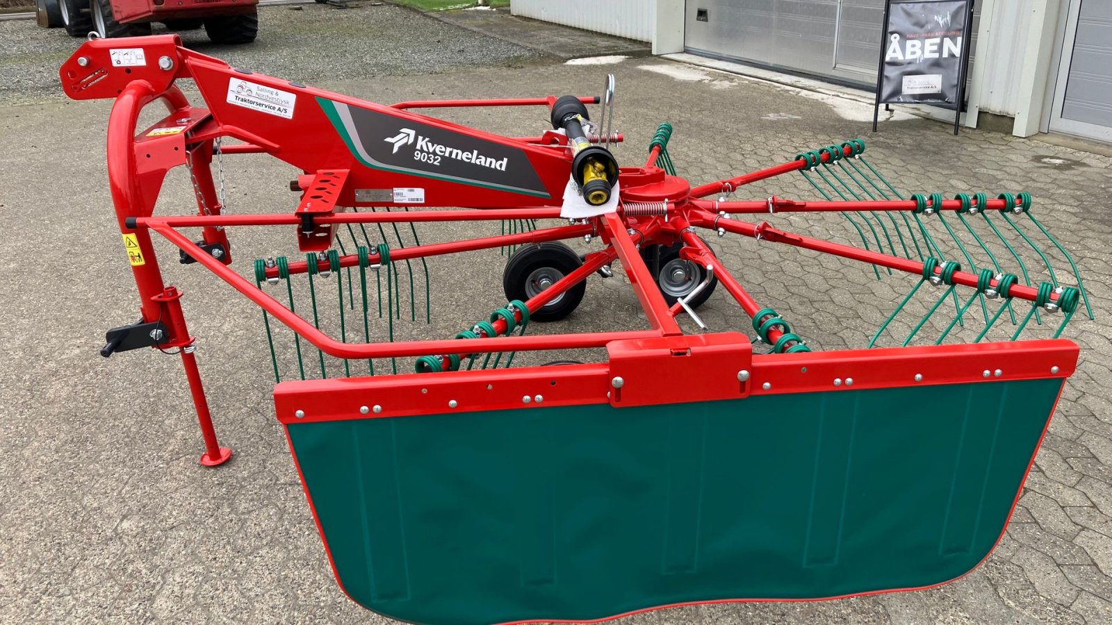 Schwader от тип Kverneland 9032 rotorrive, Gebrauchtmaschine в Spøttrup (Снимка 2)