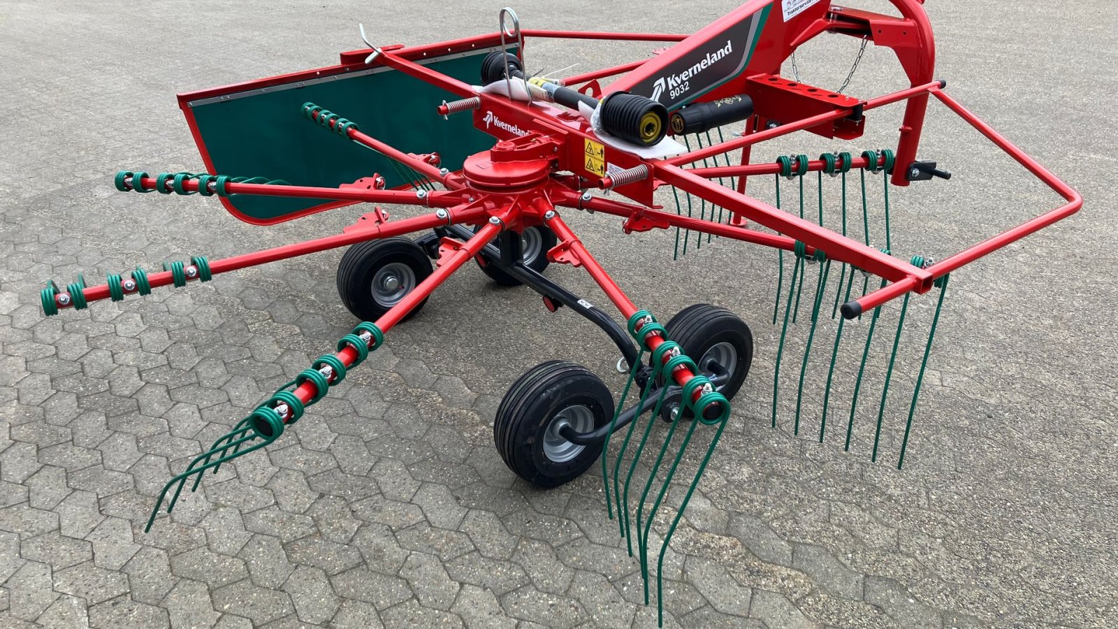 Schwader от тип Kverneland 9032 rotorrive, Gebrauchtmaschine в Spøttrup (Снимка 4)