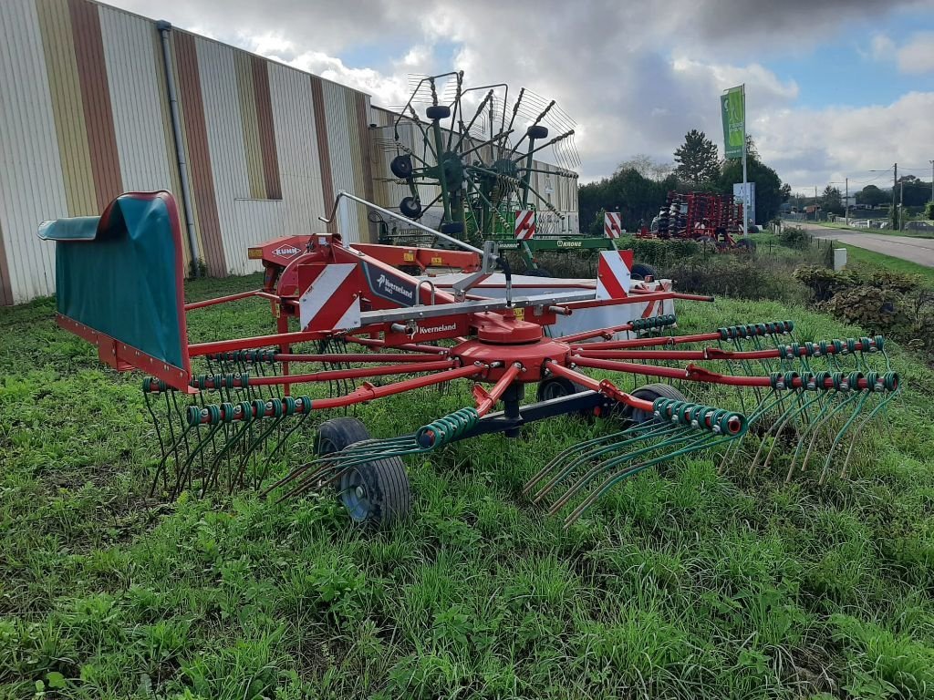 Schwader des Typs Kverneland 9443, Gebrauchtmaschine in VARZY (Bild 5)