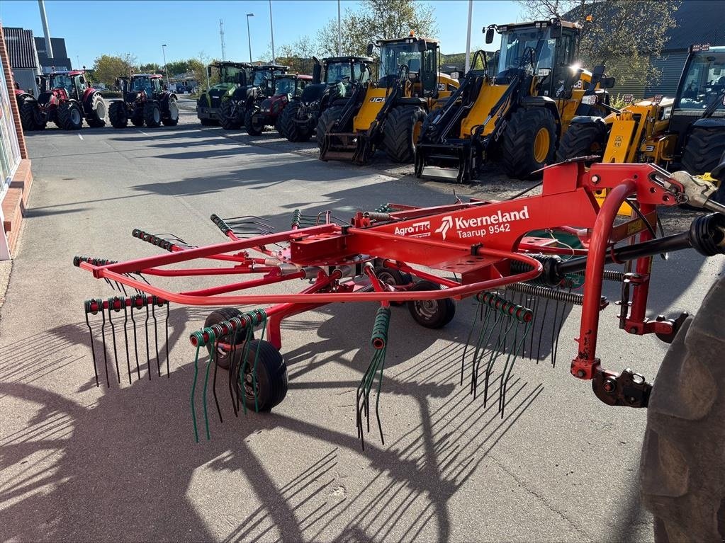 Schwader des Typs Kverneland 9542, Gebrauchtmaschine in Hobro (Bild 2)