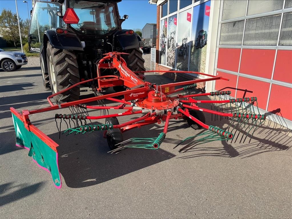 Schwader des Typs Kverneland 9542, Gebrauchtmaschine in Hobro (Bild 3)