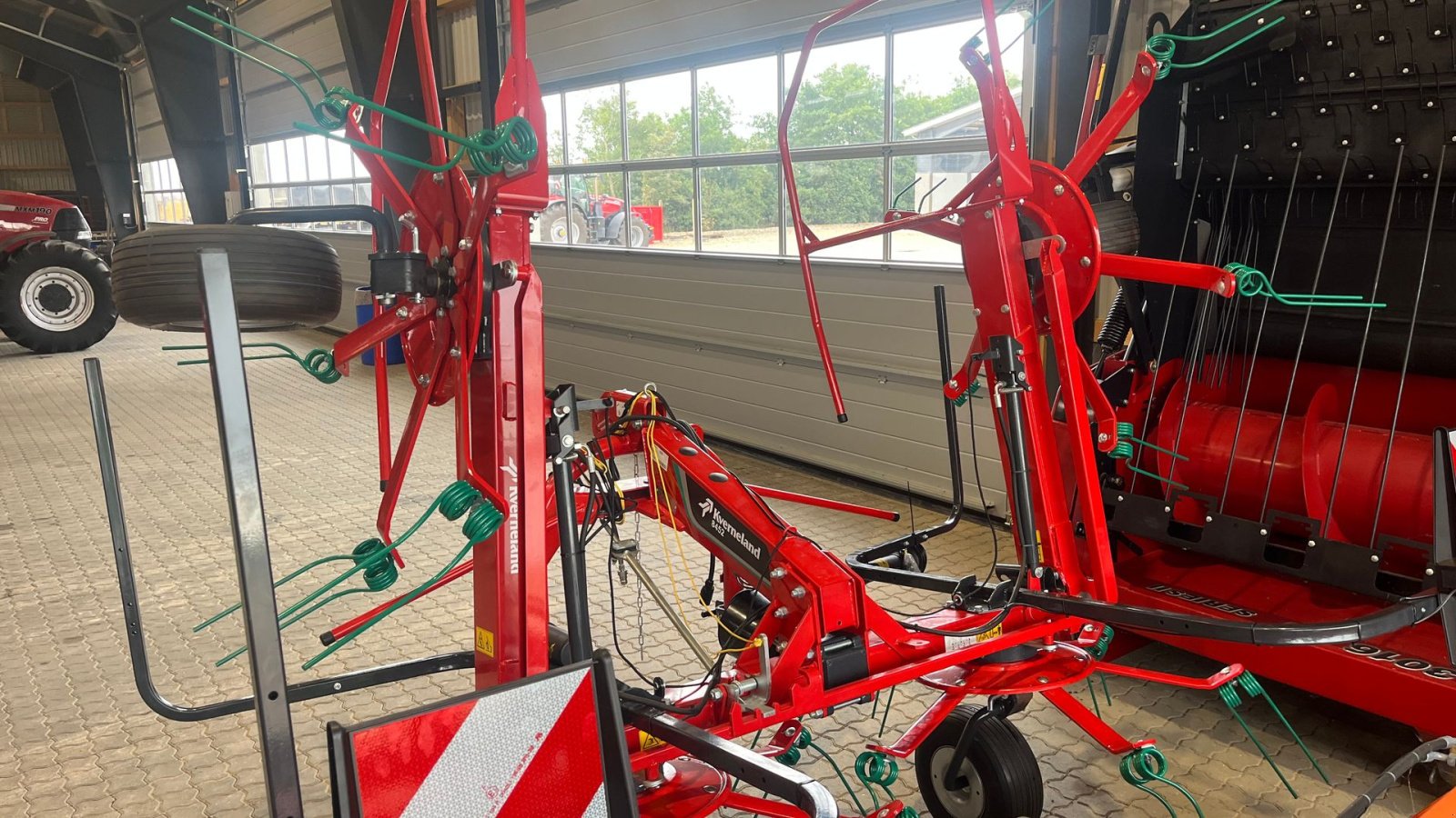 Schwader типа Kverneland KV8452 Rotorvender., Gebrauchtmaschine в Spøttrup (Фотография 2)