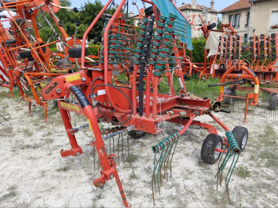 Schwader des Typs Kverneland Taarup 9142, Gebrauchtmaschine in Lérouville (Bild 1)