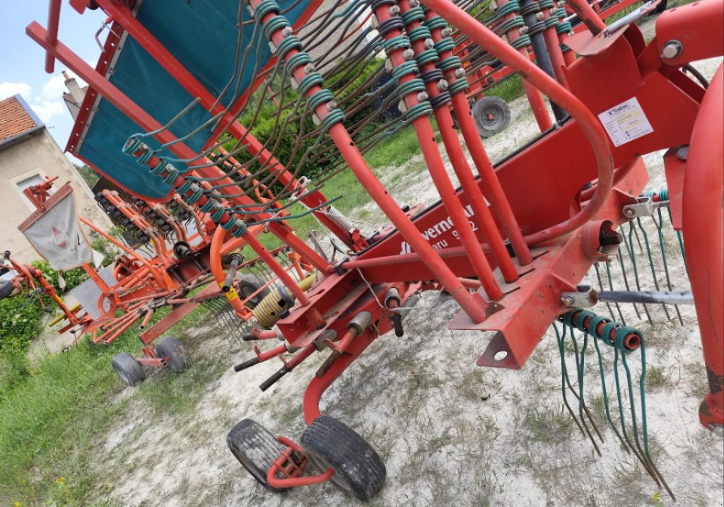 Schwader des Typs Kverneland Taarup 9142, Gebrauchtmaschine in Lérouville (Bild 2)