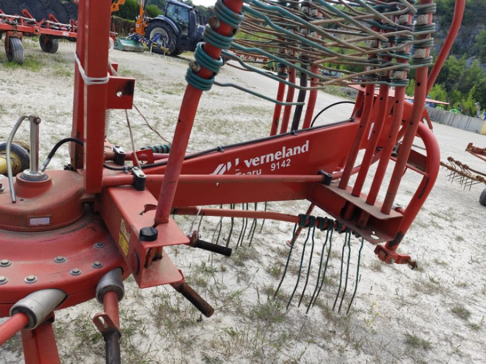Schwader des Typs Kverneland Taarup 9142, Gebrauchtmaschine in Lérouville (Bild 5)