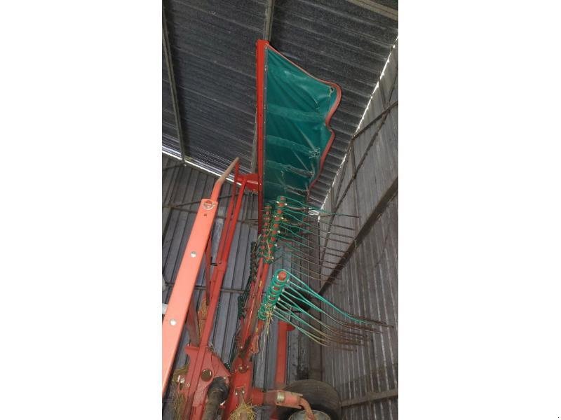 Schwader des Typs Kverneland TAARUP9469SVARIO, Gebrauchtmaschine in BRAY en Val (Bild 8)