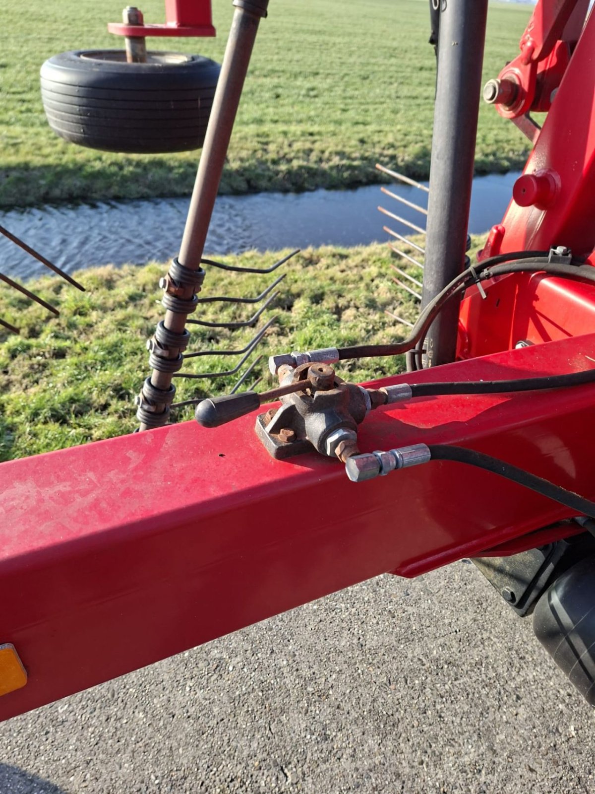 Schwader van het type Lely Hibiscus 715 CD, Gebrauchtmaschine in It Heidenskip (Foto 5)
