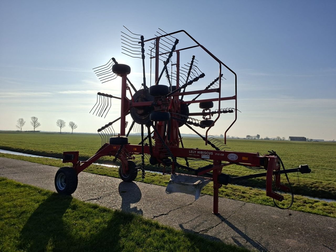 Schwader van het type Lely Hibiscus 715 CD, Gebrauchtmaschine in It Heidenskip (Foto 4)