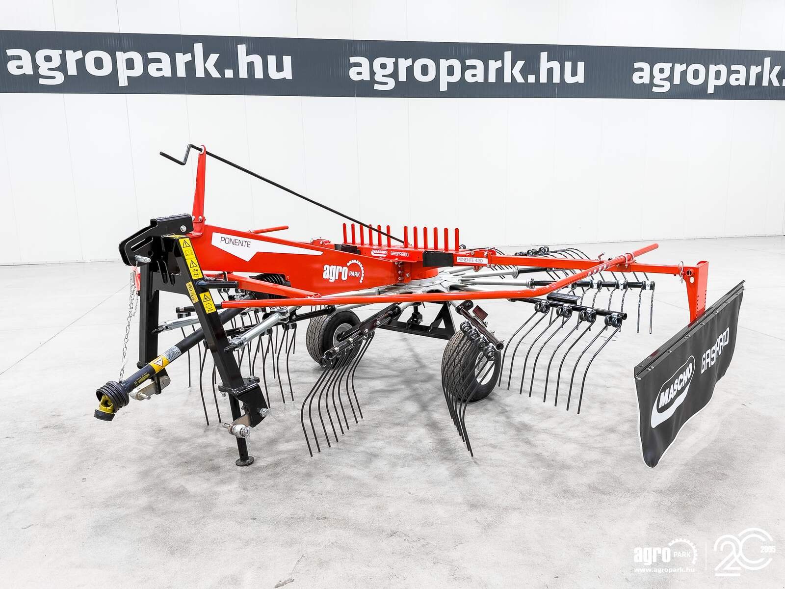 Schwader от тип Maschio Ponente 420 4.15 m single-arm rake, 1.6 m swath width, working height adjustable from the cab, Gebrauchtmaschine в Csengele (Снимка 1)